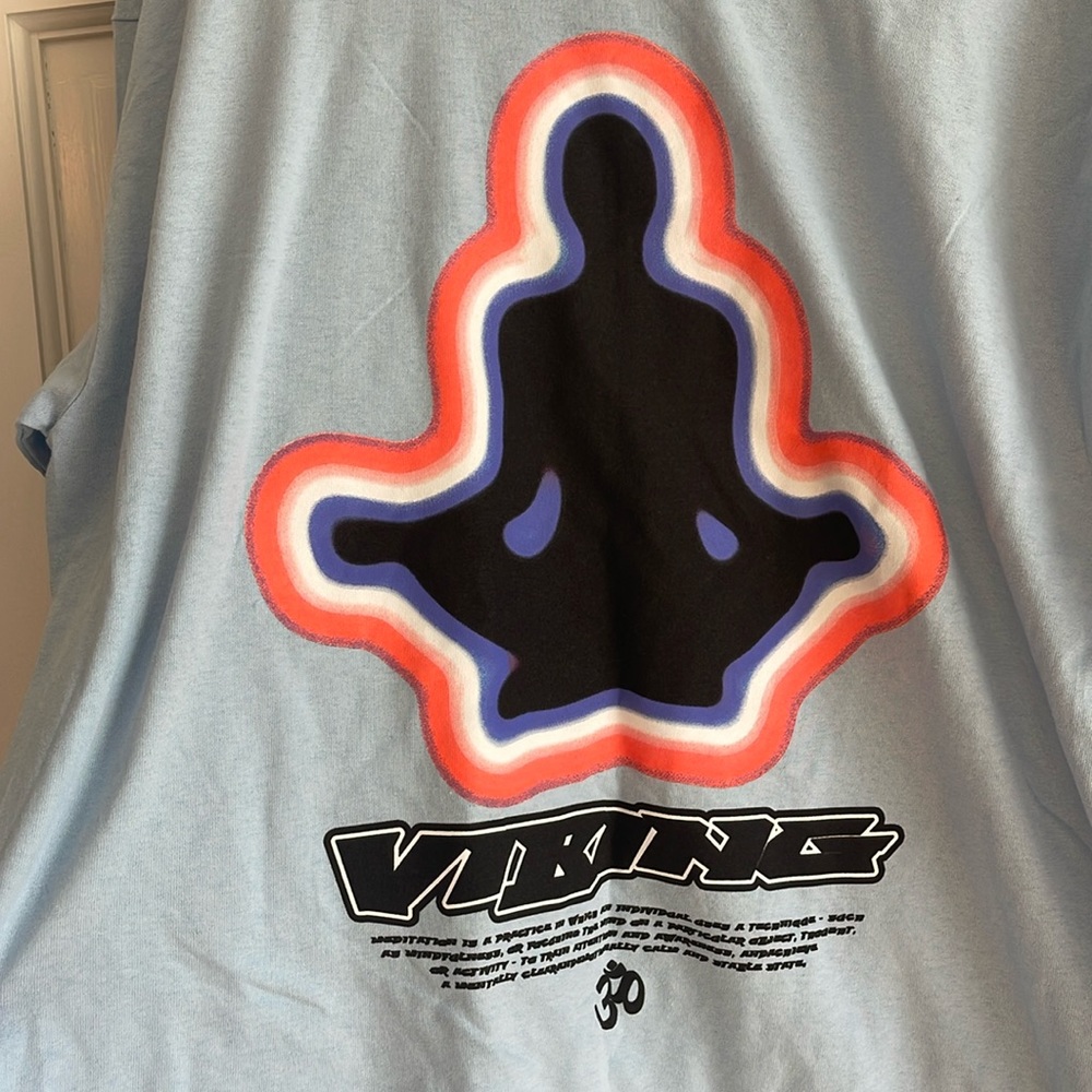 PacSun Vibin meditation themed men’s size large, long sleeve T-shirt NWOT